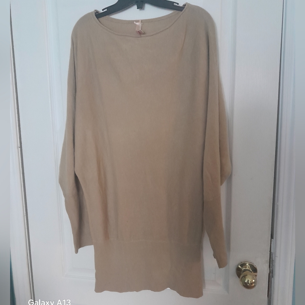 Derek Heart Beige Scoop Neck Lightweight Sweater